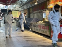 김해시의회·김해시도시개발공사, 외동전통시장 찾아 방역 봉사