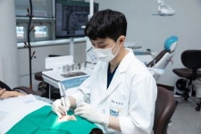 [닥터&클리닉] 내비게이션 임플란트, 당뇨·고혈압 환자들도 부담 없이 진행 가능