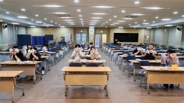 행복플러스봉사회, 취약계층 여름나기 지원 압화부채 만들기 봉사