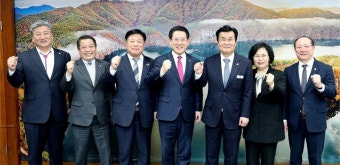 [정경포토] 김영록 전남도지사, 전남시군의장협의회 임원진 면담