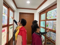 치매예방과 문화생활 동시에..갤러리로 변신한 창선면 율도보건진료소 눈길