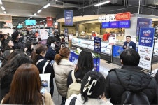 홈플러스 강서점, 확 달라졌다..메가푸드마켓 라이브로 “입체적 쇼핑 가치 제공”