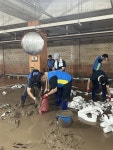 신한은행, 호우 피해 남부지역 이재민 지원..거제·통영 피해지역 찾아 봉사
