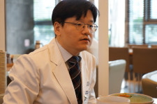 혈우병의 처음부터 끝까지를 보고 싶었다