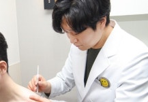 스트레칭과 어깨운동이 중요한 오십견 예방