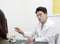 첫단추의원 코성형 클리닉 개원