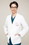 중년의 눈성형 처지고 주름진 눈 개선에는?