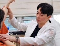 덥고 습한 여름 날씨 척추관절 적신호