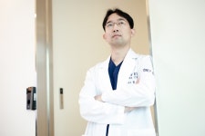 눈 성형 핵심, 상안검과 쌍꺼풀...수술 차이점은?