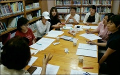 마을도서관, 책으로 펴내는 동네 주민들의 소소한 일상