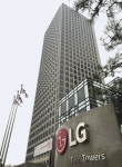 LG전자 ‘V30, 삼성 ‘갤럭시노트8’에 도전장