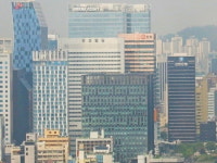 신동빈 회장, 서경배 회장·박찬구 회장 돌본다