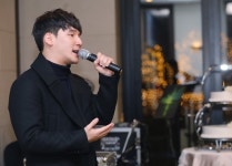 “인고의 시간이 선물한 목소리로 제2바이브 꿈꾸죠”