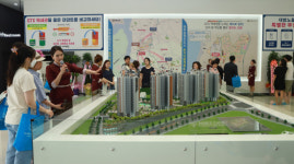 파주 운정 대방노블랜드 모델하우스 오픈 첫날 인산인해