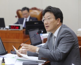 권성동 “4+1 협의체 공수처안, 심각한 독소 조항 삽입”