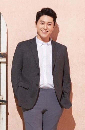 ‘명품배우’ 류수영, 데뷔 21년만에 메인MC… ‘굿 시그널’ 날린다