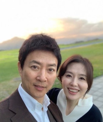 여전히 신혼 같은 애정과시, 잉꼬커플 최수종‧하희라 부부