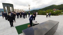 ‘도정 공백’ 경남 찾은 이준석, 내년도 국비확보 협력 약속