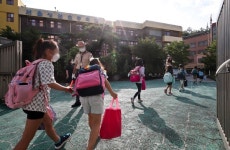 국민일상 통제 등교만 강행 ‘참 이상한 방역’