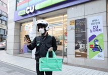 오미크론 등장에 편의점 배달 늘었다…CU 배달주문 2.5배↑