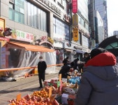 ‘붕괴 위험’마두역 인근 건물 입점 상인들 시름