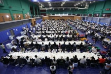 개표로 분주한 동대문구체육관