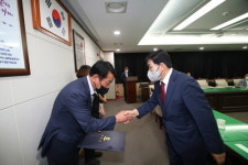 옹진군 덕적면장·자월면장 첫 여성공무원 임용