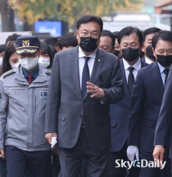 이태원 사고 현장 찾은 정진석 비대위원장