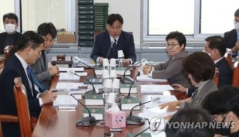 ‘불법 파업 조장 비판’ 국회 환노위 소위 ‘노란봉투법’ 야당 단독 의결