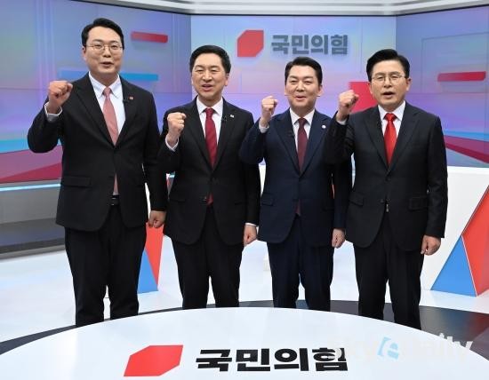 김문수 vs 장동혁, 국민의힘 대표 후보자들의 토론회 논란