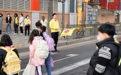 이영훈 인천 미추홀구청장, 등굣길 교통안전 캠페인 실시