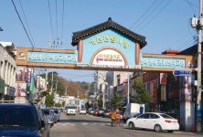 거진 해수욕장서 물놀이하고 전통시장선 야시장 즐기고...