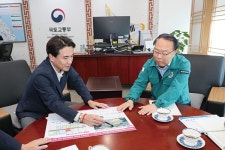 김진태 강원지사, 국도 5호선 신림~판부 공사현장 방문