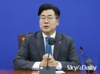 서로 인사하는 박찬대-윤종호