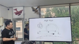 ‘도그파이트 원조’ 美해군 전설 ‘탑건’ 초대 교장 저서 ‘역자와 대화’