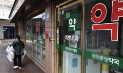 의정 갈등에… “처방전 잡아라” 약국 간 밥그릇 싸움
