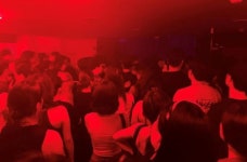 수천명 몰린 주말 성수동 혼란… 성동구, 공연업체 경위 파악