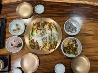 [백년가게 기획 시리즈] ⑳ 70년 부산 대표 별미… 촉촉·찰진 식감 “최고”