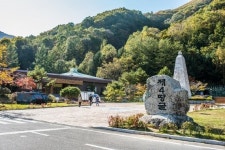 34년째 꽁꽁 숨은 땅굴… 안 찾나 못찾나