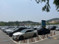 자유이용권도 비싼데 주차비까지… 에버랜드, 놀이공원 아닌 ‘주차장 장사’ 오명