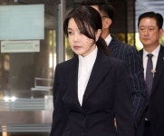 김건희 구속기간 연장…특검, 이달 말 기소 방침