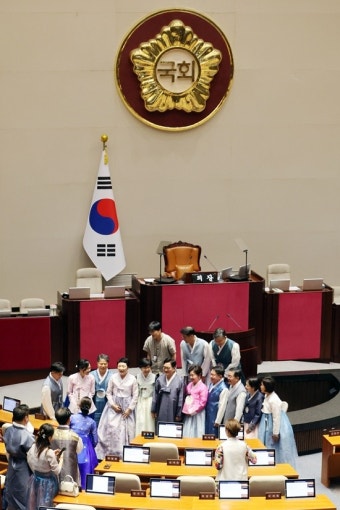 정기국회 개회식, 한복 vs 상복…여야  ‘드레스코드’ 대치로 개막