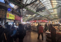 [현장] “K-콘텐츠로 쌓은 신뢰” 광장시장서 무너지나