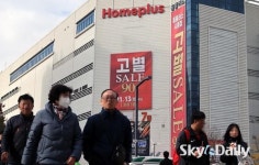 홈플러스 ‘고별 세일’ 확산...매각 본입찰 마감