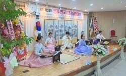 느린 선율이 지킨 25년… 성주, 시조창 맥 잇다