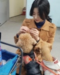 서예지, 촬영장에서 만난 강아지 이브와 이구