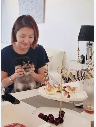 성유리, 이진과 반려견 '뚜뚜' 인증샷 공개..