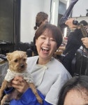 박미선, 미용실서 강아지 안고 함박웃음..날 좋아하는 것 같은데... 착각?