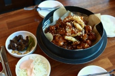 우리는 하나 페스티벌, 수원왕갈비통닭의 원조 남문통닭 팝업 입점