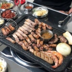 효리네 민박 맛집 한림 그때그집, 제주 특산 흑돼지구이 직원이 직접 초벌구이해